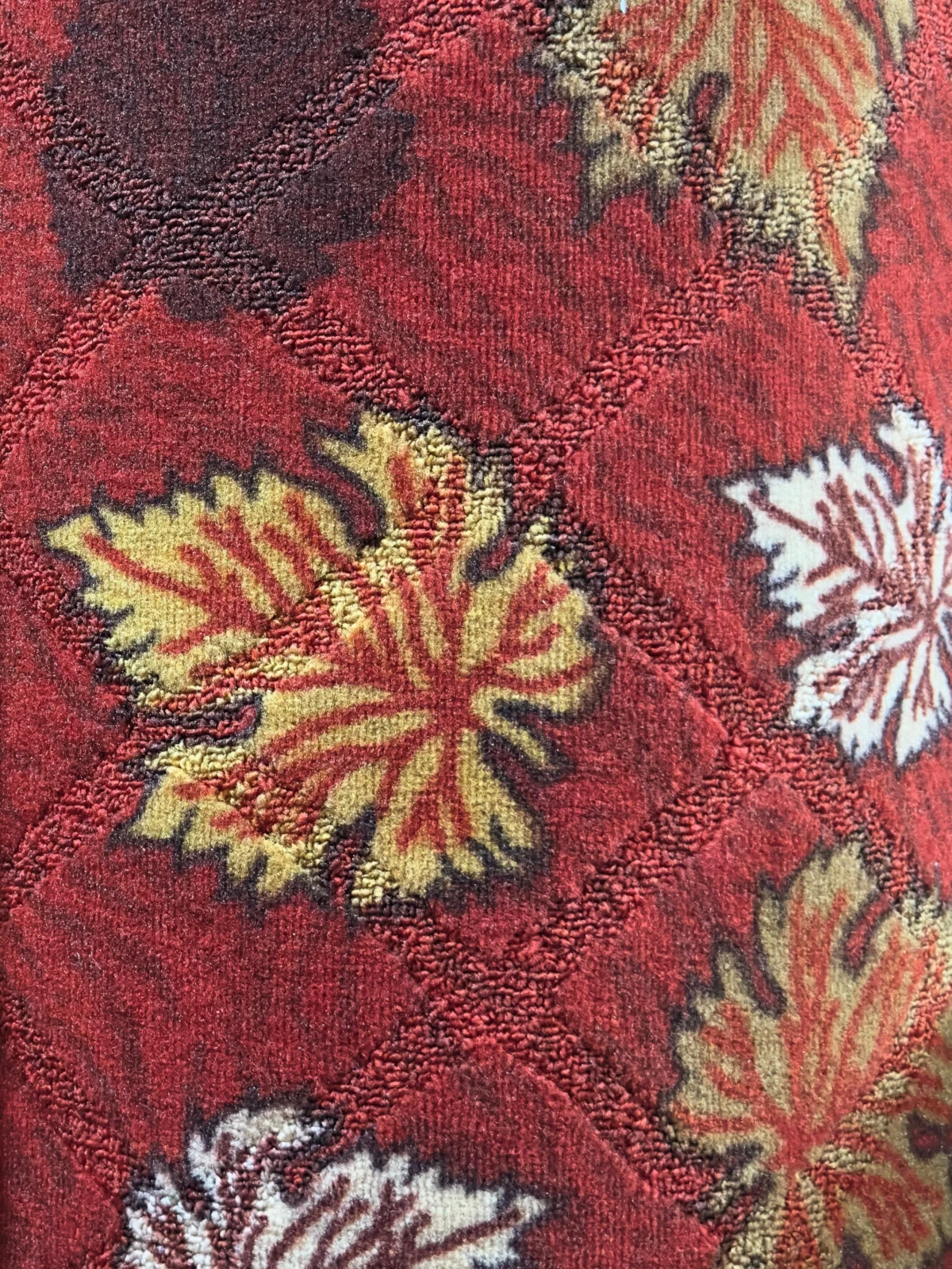 Wall to Wall Carpet Fine Leaf