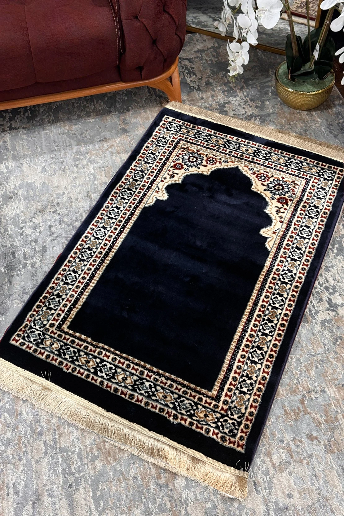 Garnet Janamaz Silky Premium Woven Prayer Mat Style 1